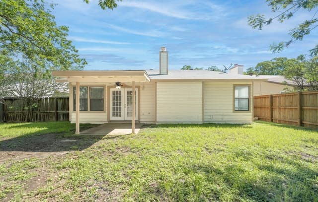3-bedroom rental at 3220 Le Blanc St in San Antonio, TX — photo 5