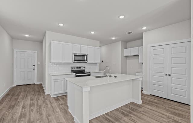 4-bedroom rental at 9010 Ocotillo Rdg in San Antonio, TX — photo 3