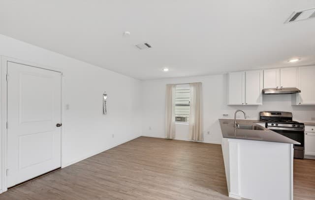4-bedroom rental at 14225 Jersey Cow in San Antonio, TX — photo 5