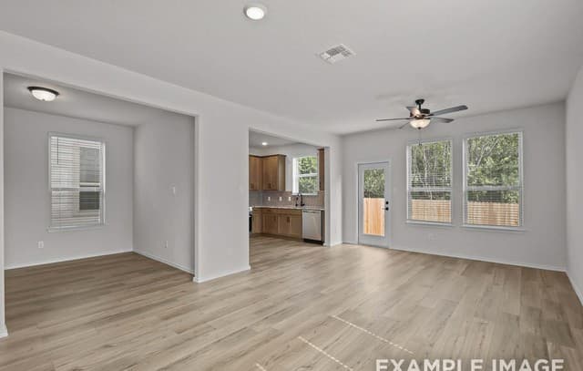 4-bedroom rental at 285 W Quill Dr Building 7 in San Antonio, TX — photo 3