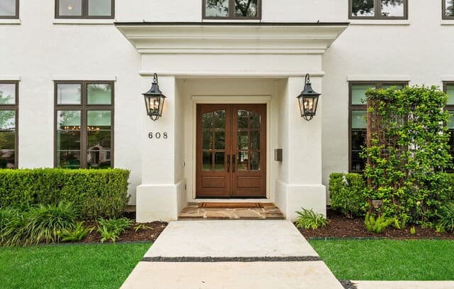 4-bedroom rental at 608 Morningside in Terrell Hills, TX — photo 5