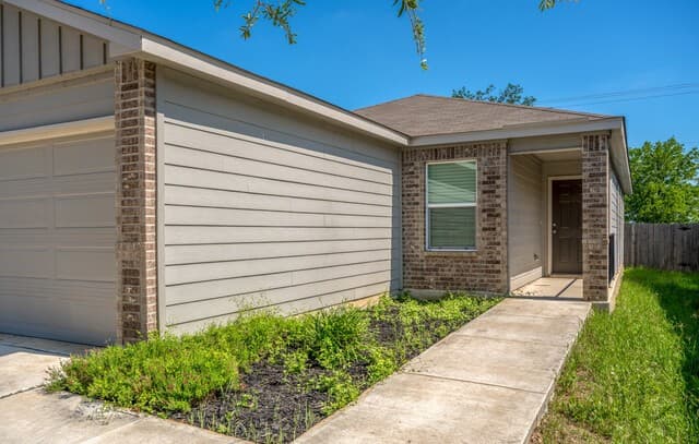 3-bedroom rental at 6814 Beltran Pass in San Antonio, TX — photo 4