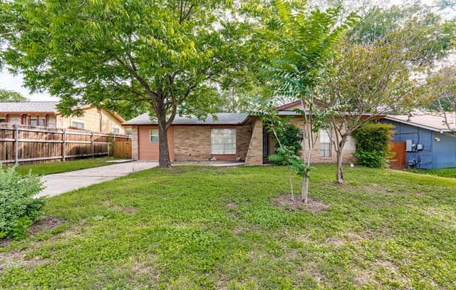 3-bedroom rental at 4807 Guadalajara Dr in San Antonio, TX — photo 2