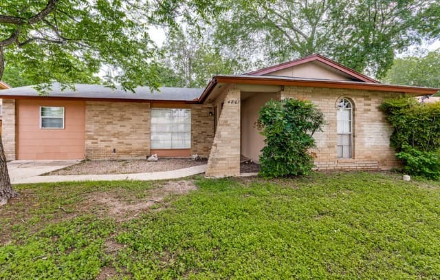 3-bedroom rental at 4807 Guadalajara Dr in San Antonio, TX — photo 3
