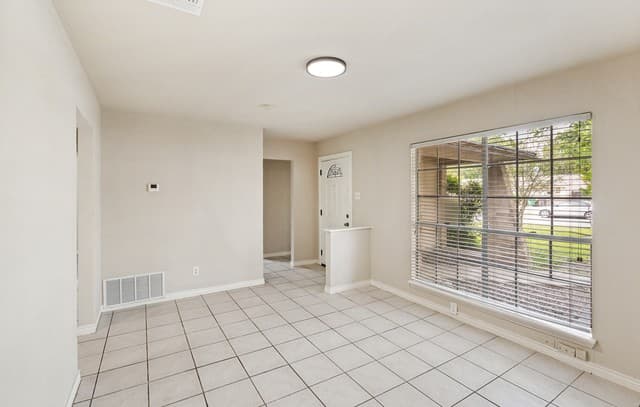 3-bedroom rental at 4807 Guadalajara Dr in San Antonio, TX — photo 5
