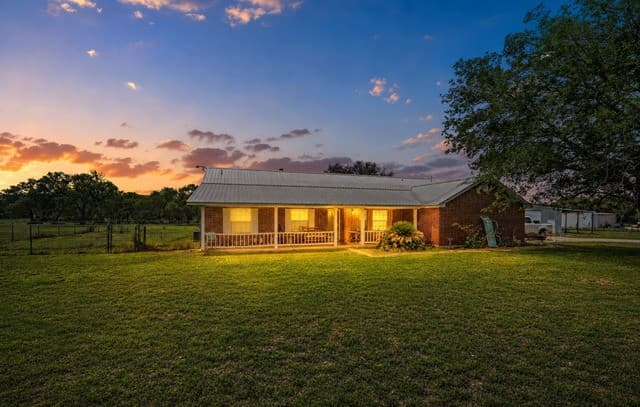 4-bedroom rental at 3091 County Road 357 in La Vernia, TX — photo 1