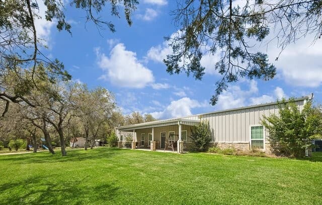 4-bedroom rental at 575 County Road 342 in Hondo, TX — photo 1