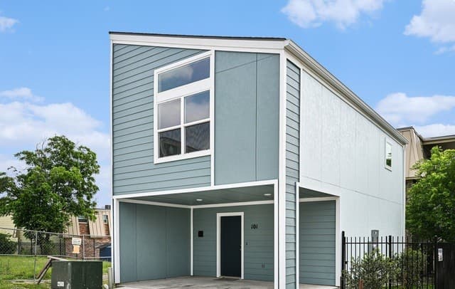 2-bedroom rental at 310 W Evergreen St #101 in San Antonio, TX — photo 1