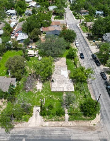 rental at 147 H St in San Antonio, TX — photo 1