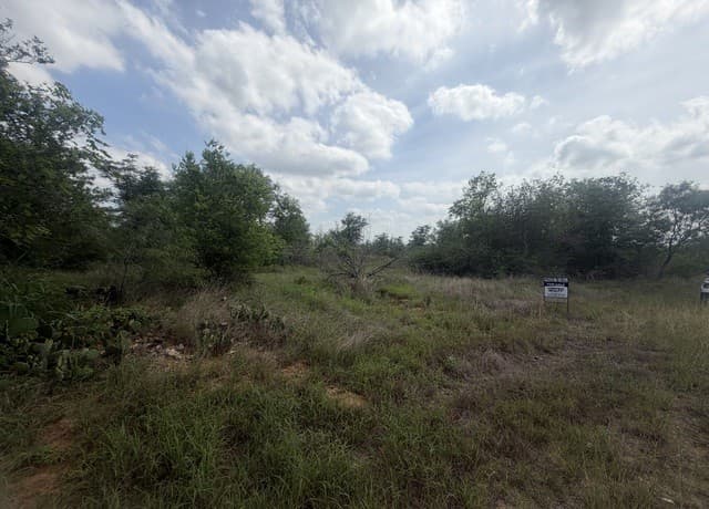 rental at 5835 Hardy Road in Elmendorf, TX — photo 1