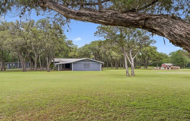 4-bedroom rental at 24818 House Mountain Rd in San Antonio, TX — photo 3