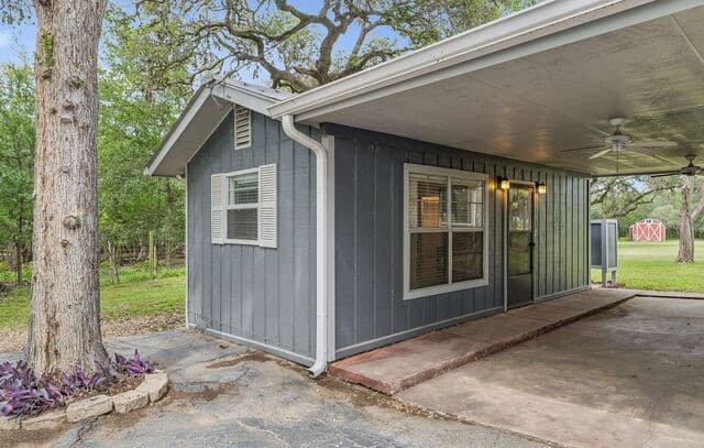 4-bedroom rental at 24818 House Mountain Rd in San Antonio, TX — photo 4