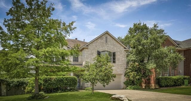 5-bedroom rental at 26335 Marsh Pond in San Antonio, TX — photo 3