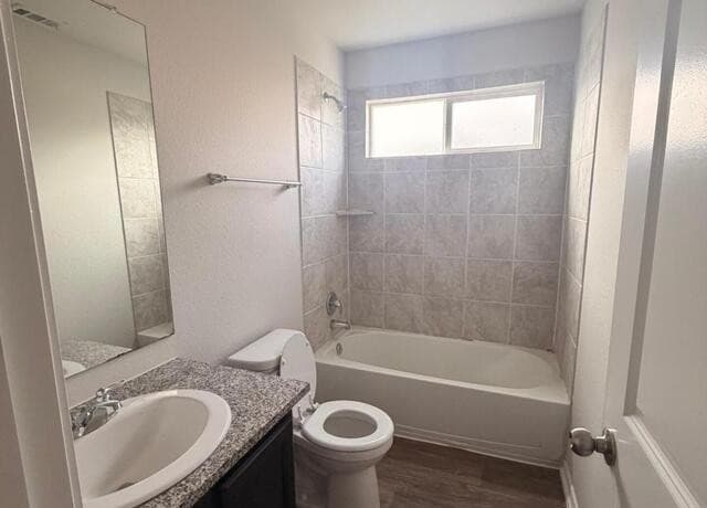 4-bedroom rental at 6404 Tempo Switch in San Antonio, TX — photo 5