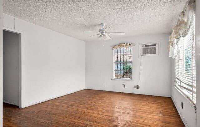 3-bedroom rental at 257 Bank St in San Antonio, TX — photo 5