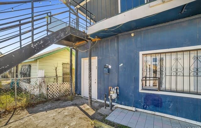 rental at 811 S General Mcmullen Dr in San Antonio, TX — photo 4