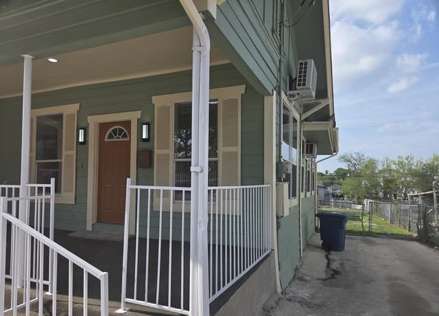 3-bedroom rental at 219 Princeton in San Antonio, TX — photo 4