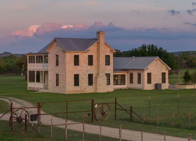 3-bedroom rental at 466 German Ln in Fredericksburg, TX — photo 1