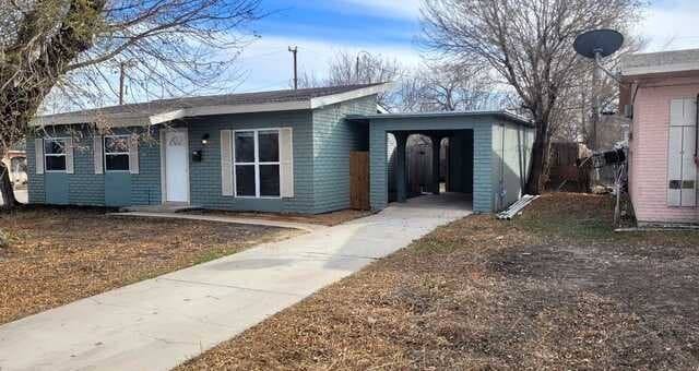 3-bedroom rental at 1402 Edris Dr in San Antonio, TX — photo 1