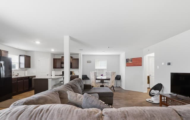 4-bedroom rental at 6451 Legato Curve in San Antonio, TX — photo 4