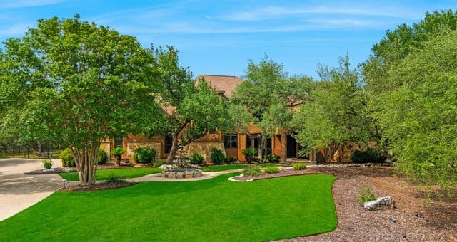 4-bedroom rental at 22910 Fossil Peak in San Antonio, TX — photo 4
