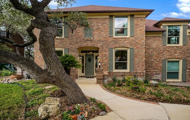 4-bedroom rental at 8819 London Hts in San Antonio, TX — photo 1