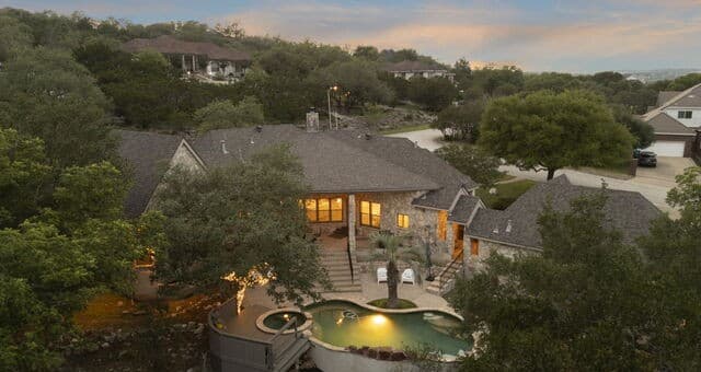 4-bedroom rental at 27 Trophy Ridge in San Antonio, TX — photo 1
