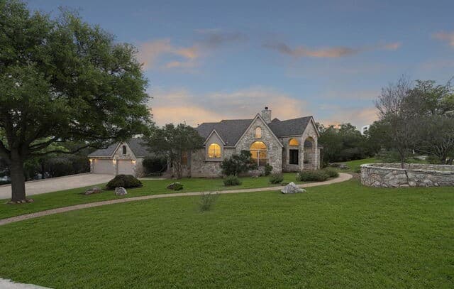 4-bedroom rental at 27 Trophy Ridge in San Antonio, TX — photo 3