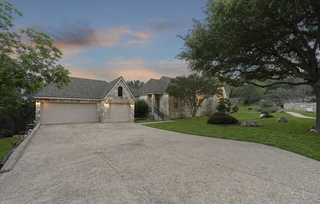 4-bedroom rental at 27 Trophy Ridge in San Antonio, TX — photo 4