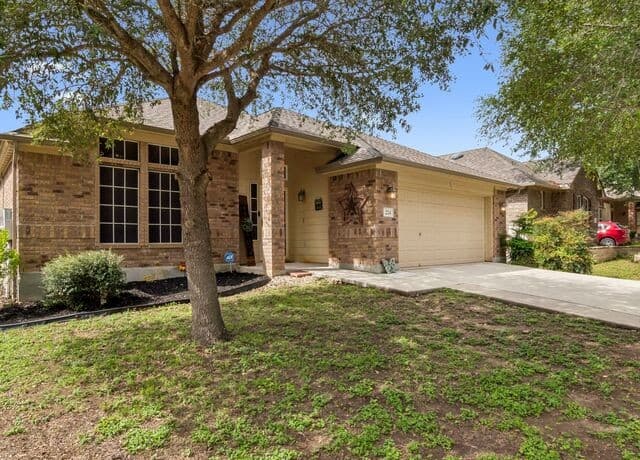 4-bedroom rental at 224 Fritz Way in Cibolo, TX — photo 3