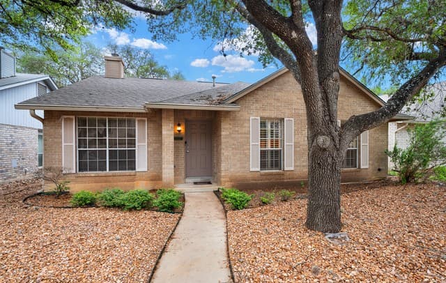 3-bedroom rental at 11322 Woodridge Path in San Antonio, TX — photo 5