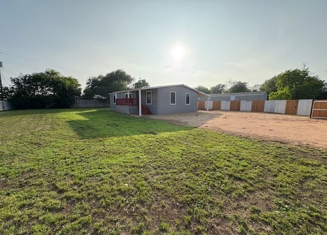 3-bedroom rental at 104 Bluebonnet Dr in Boerne, TX — photo 2