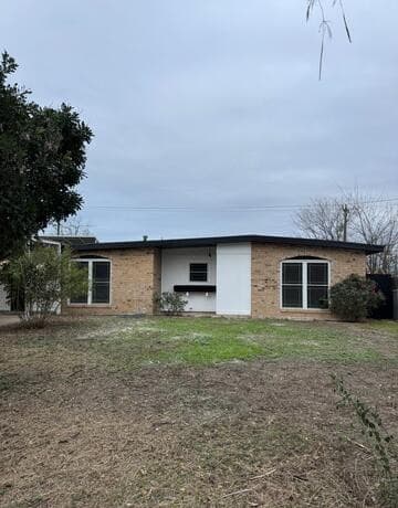 4-bedroom rental at 1702 Westmar St in San Antonio, TX — photo 3