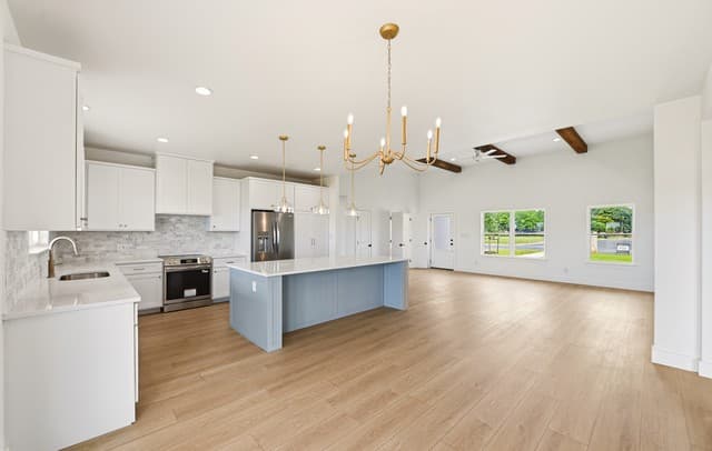 3-bedroom rental at 617 34th Street in Hondo, TX — photo 3