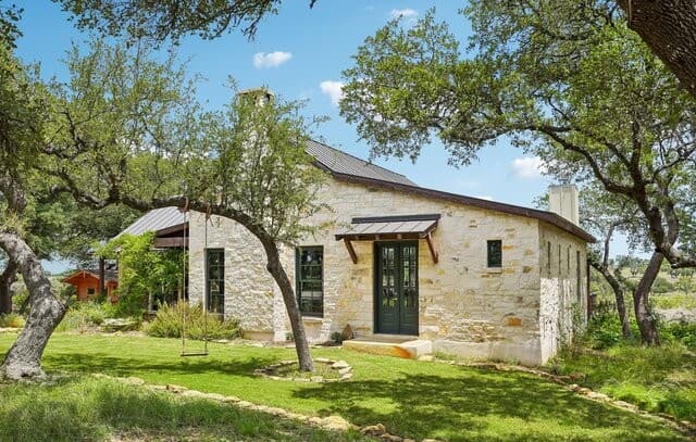 3-bedroom rental at 162 Flowering Sage Lane in Fredericksburg, TX — photo 2