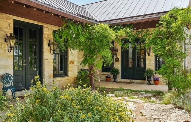 3-bedroom rental at 162 Flowering Sage Lane in Fredericksburg, TX — photo 4