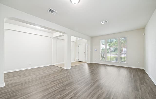 4-bedroom rental at 20531 Cliff Park in San Antonio, TX — photo 3