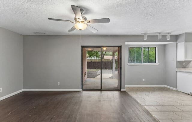 4-bedroom rental at 5026 Gene Cernan Dr in Kirby, TX — photo 2