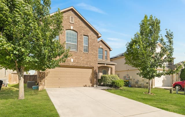 4-bedroom rental at 8447 Meadow Plains in San Antonio, TX — photo 3