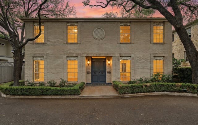 rental at 484 E Olmos Dr in Olmos Park, TX — photo 1