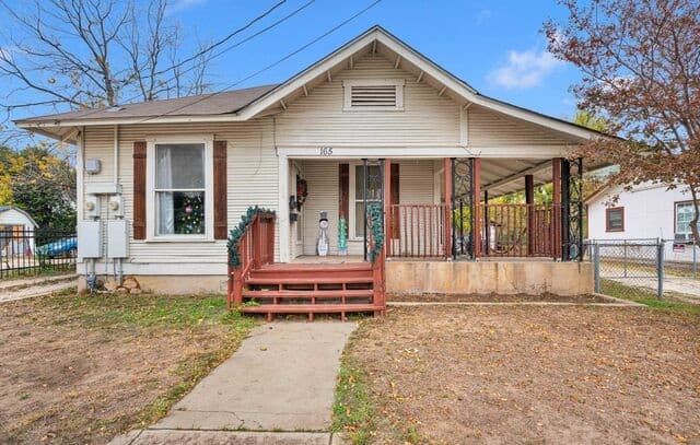 rental at 165 Division in San Antonio, TX — photo 1