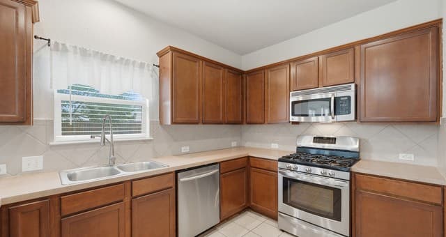 4-bedroom rental at 3005 Turquoise in Schertz, TX — photo 3