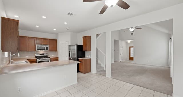 4-bedroom rental at 3005 Turquoise in Schertz, TX — photo 5