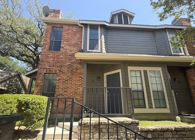 2-bedroom rental at 8 Chapel Hill Cir Unit BLDDG M UNIT #8 in San Antonio, TX — photo 2