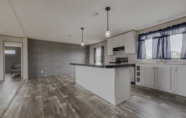 3-bedroom rental at 240 Private Road 4653 in Hondo, TX — photo 3