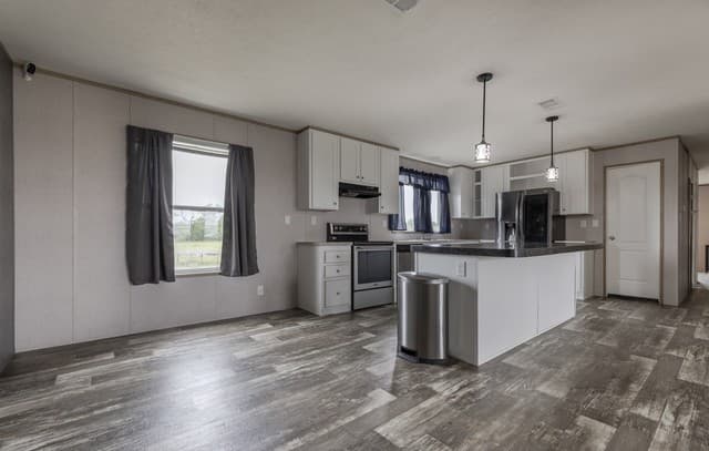3-bedroom rental at 240 Private Road 4653 in Hondo, TX — photo 4