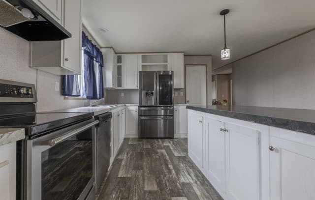 3-bedroom rental at 240 Private Road 4653 in Hondo, TX — photo 5
