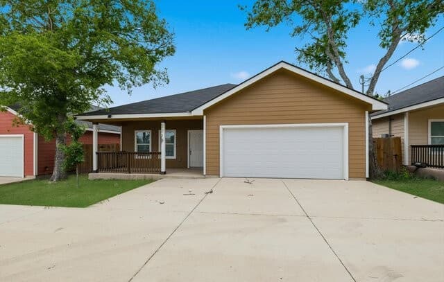 4-bedroom rental at 3719 Commercial in San Antonio, TX — photo 1