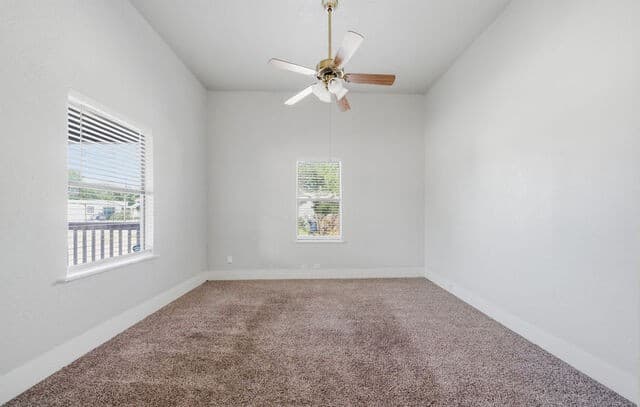 3-bedroom rental at 801 Canton in San Antonio, TX — photo 4