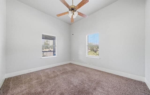 3-bedroom rental at 801 Canton in San Antonio, TX — photo 5